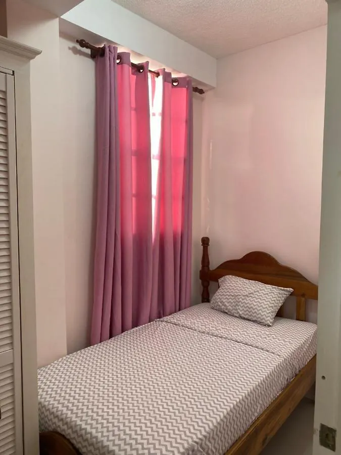 Beautiful Apartment In Roseau City